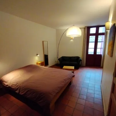 Les De St Guilhem سانت-غيلام-لو-ديزرت