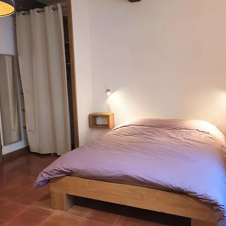 Les De St Guilhem Apartment *