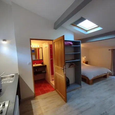 Les De St Guilhem Saint-Guilhem-le-Desert