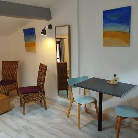 Les De St Guilhem Apartment *